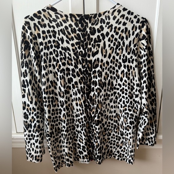 White House Black Market Animal Print Cardigan Size Large – Snap Front V-Neck - Picture 4 of 4
